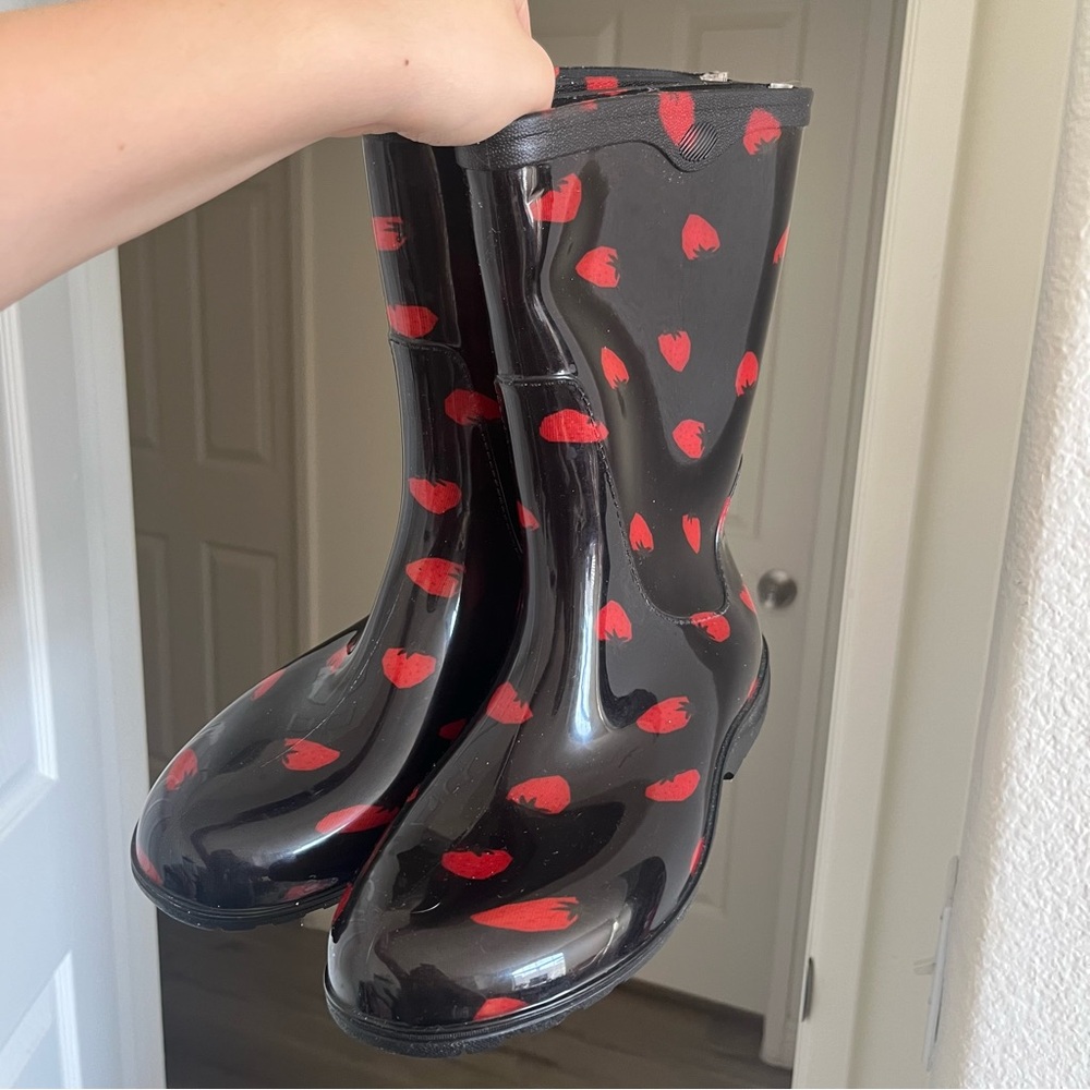 Black Strawberry Print Rubber Rain Boots Women’s Size 10